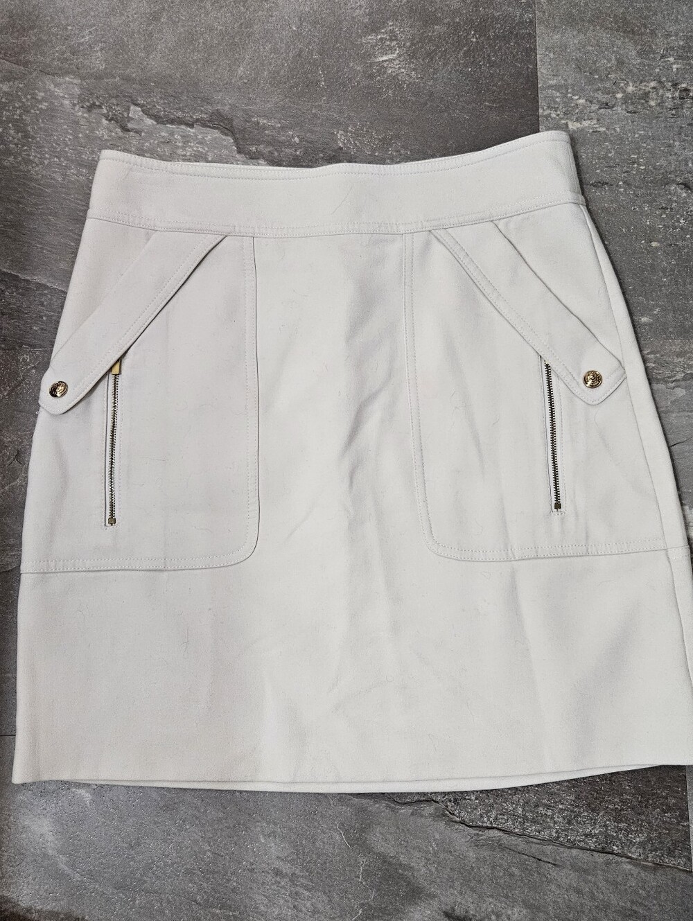 Diane Von Furstenberg Off-White Mini Skirt with Zip Pocket Detail. Size 8.